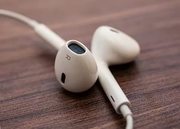 Оригинальные наушники EarPods в Apple-center